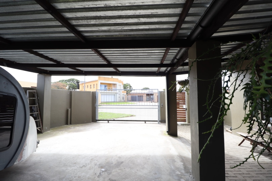 5 Bedroom Property for Sale in Kabega Park Eastern Cape